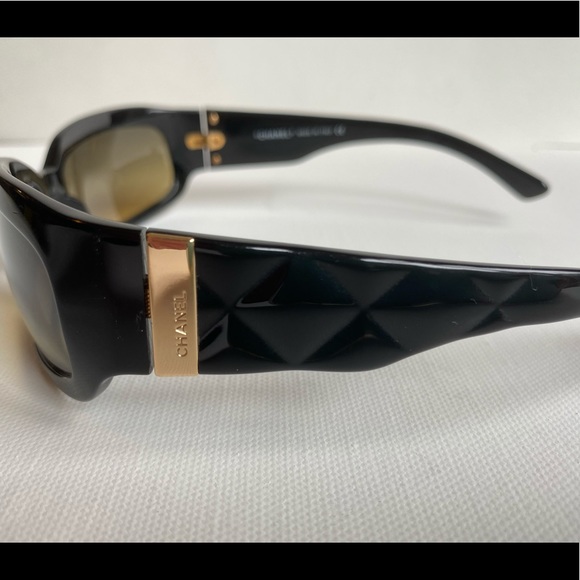 Chanel quilted sunglasses - Picture 2 of 4